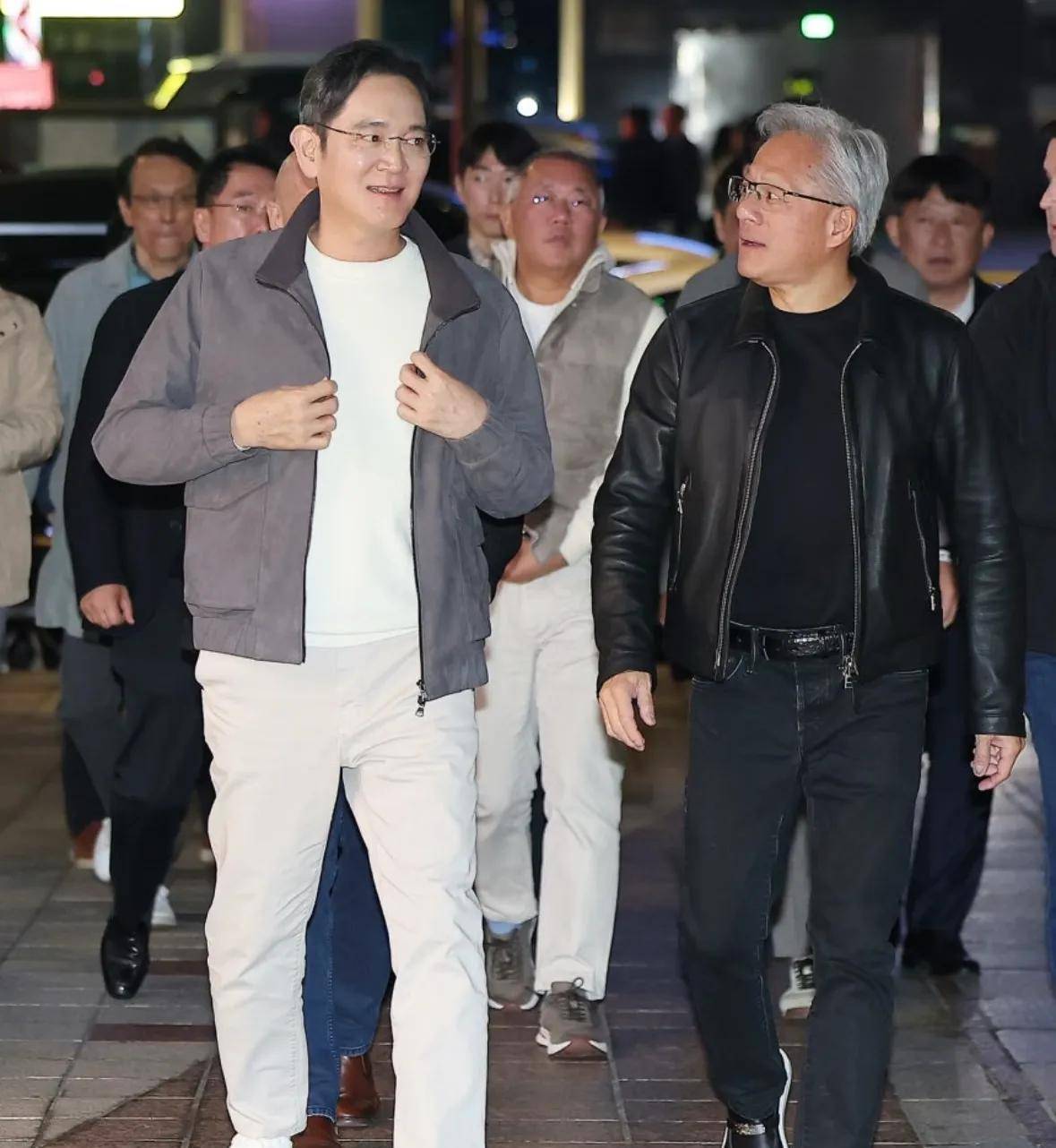 仁勋！喝啤酒吃炸鸡很尽兴最爱路边摊的财阀j9九游会(中国)网站三星会长李在镕请黄(图5)