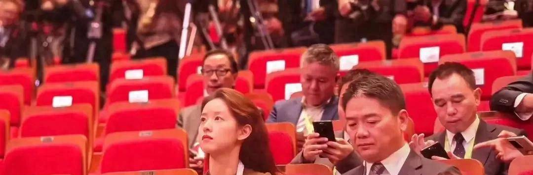 仁勋！喝啤酒吃炸鸡很尽兴最爱路边摊的财阀j9九游会(中国)网站三星会长李在镕请黄(图9)