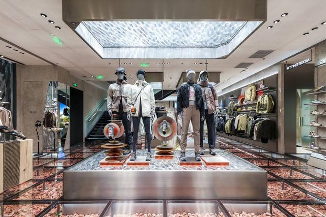 时刻 Salomon 萨洛蒙全球首家滑雪加越野跑旗舰店焕新升级迈入零售体验新时代九游会网址是多少时尚WEEKLY|海瑞温斯顿呈现节日季珠宝佳作 定格冬日欢聚璀璨(图2) 时刻 Salomon 萨洛蒙全球首家滑雪加越野跑旗舰店焕新升级迈入零售体验新时代九游会网址是多少时尚WEEKLY|海瑞温斯顿呈现节日季珠宝佳作 定格冬日欢聚璀璨(图2)